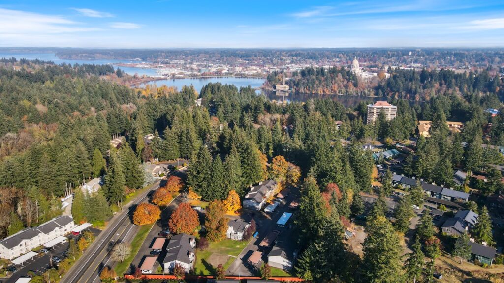 Sherwood Glen Apartments exterior in west Olympia, WA