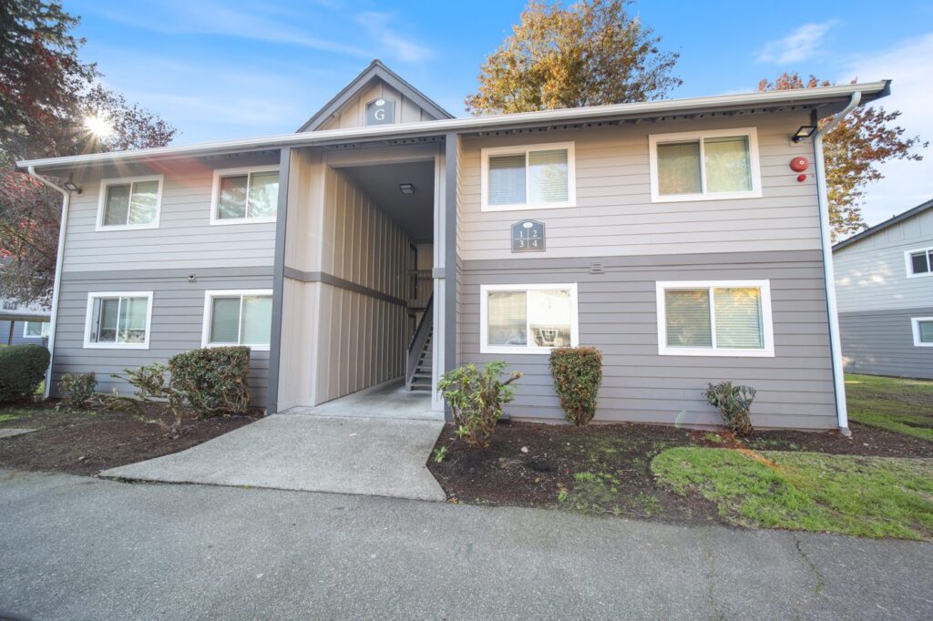 Sherwood Glen Apartments building exterior